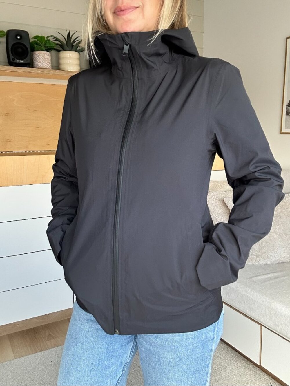 The Group Babaton Black Short Rain Jacket 2XS
